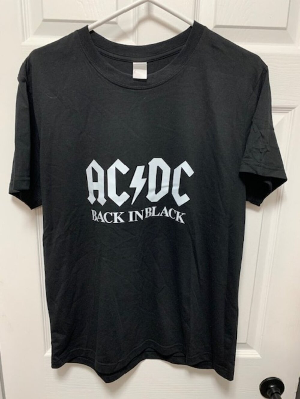 AC/DC "back in black"" BAND TEE--(XL)